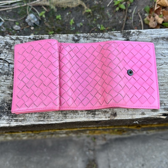 BottegaVeneta Intrecciato Compact leather wallet Pink Rank 9 outta 10 - Picture 6 of 8